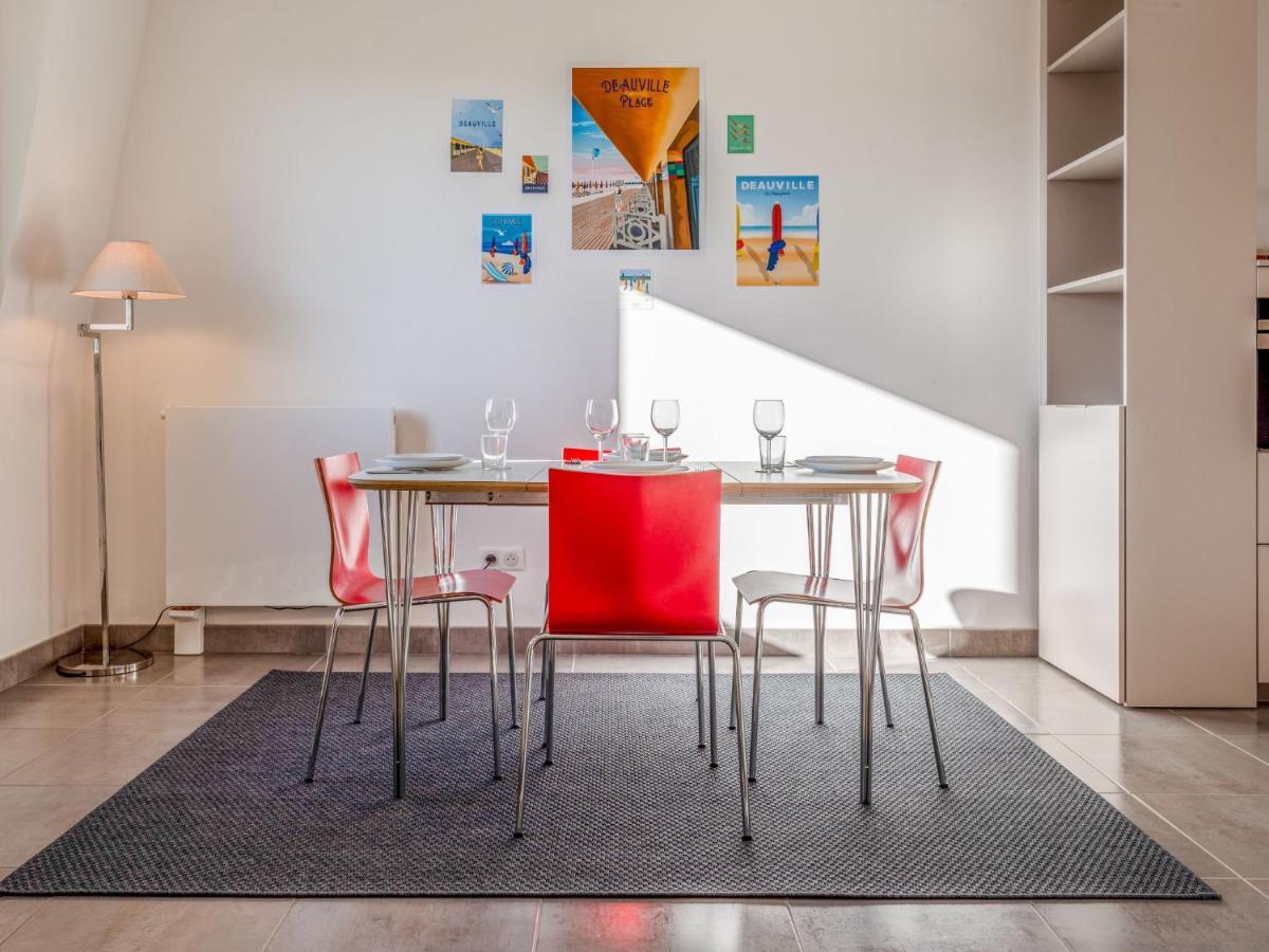 Apartment Les Arts-2 By Interhome Довиль Экстерьер фото
