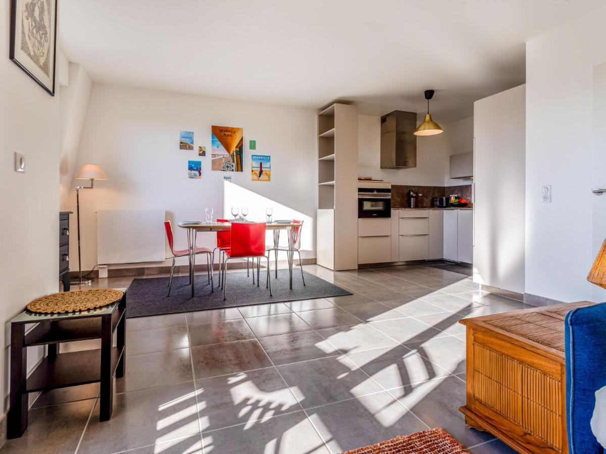 Apartment Les Arts-2 By Interhome Довиль Экстерьер фото